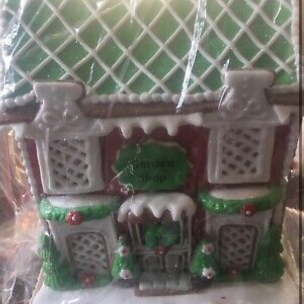 NW GARDEN SHOP GINGERBREAD HOUSE VILLAGE BY VALERIE